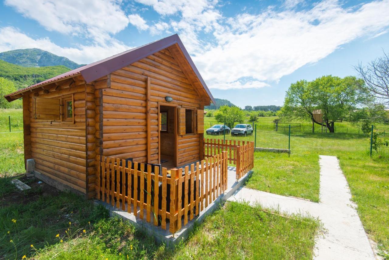Lovcen Mountain Cottages Njegusi Bagian luar foto