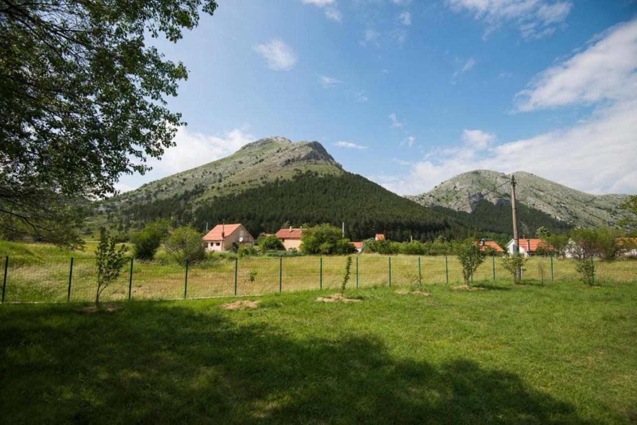 Lovcen Mountain Cottages Njegusi Bagian luar foto