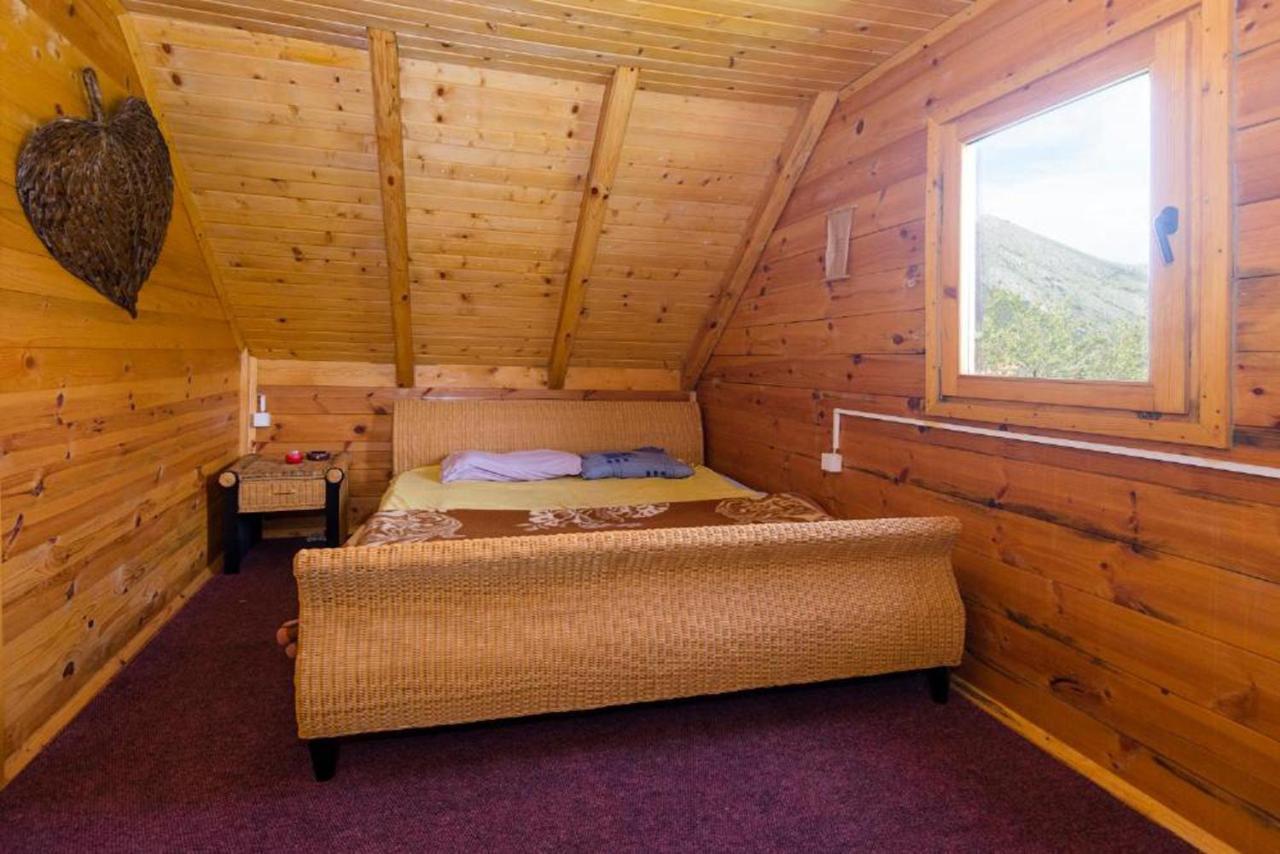 Lovcen Mountain Cottages Njegusi Bagian luar foto